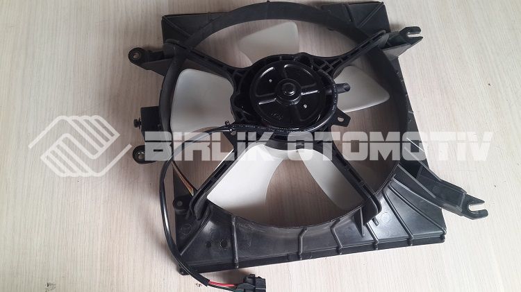 323-RADYATR FAN DAVLUMBAZI KOMPLE 1,5CC 95-02  (FAMLA) (5 KANAT)